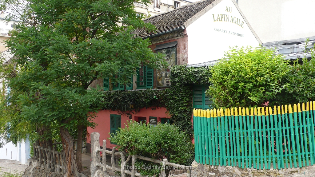 Sur la butte Montmartre  le Lapin Agile  27 Jul 2011 1.JPG - Sur la butte Montmartre.Lle Lapin Agile. 27 Jul 2011